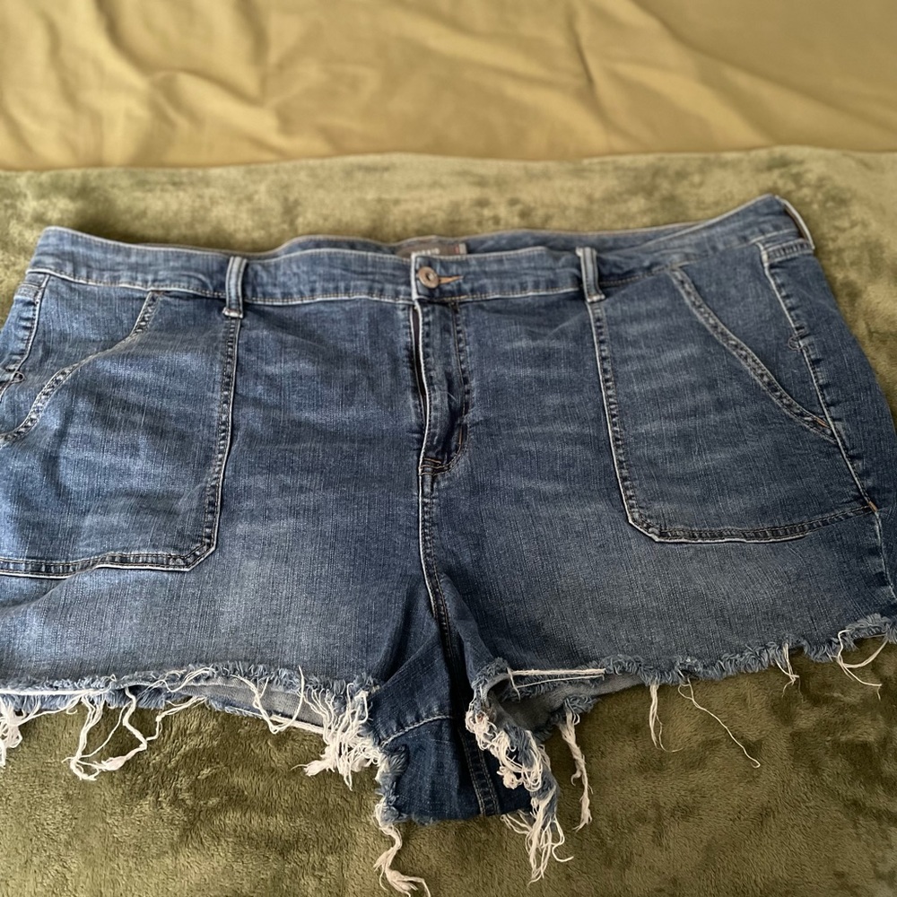 Torrid Size 28 Jean shorts
